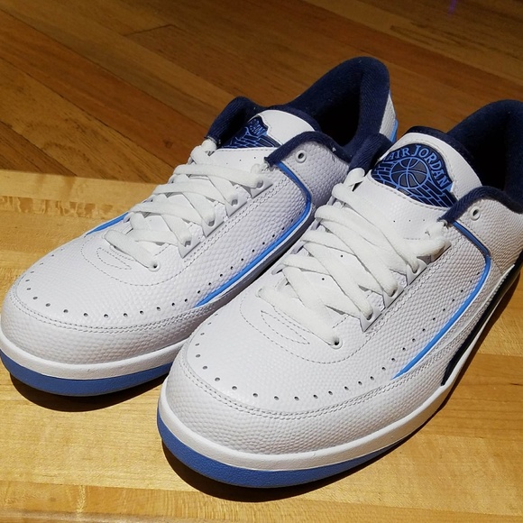 Air Jordan 2 Retro Low - UNC Mens sz 10.5 - Picture 3 of 6
